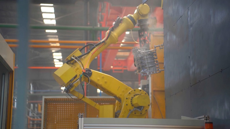 压铸机 —— 工业制造背后的 “神奇塑形师”，它在做什么？